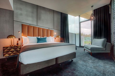 Eatons Hill Hotel - Accommodation NSW 15