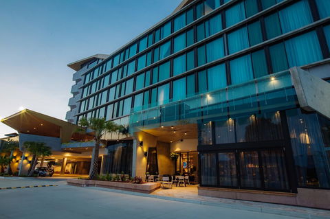 Eatons Hill Hotel - Accommodation NSW 2