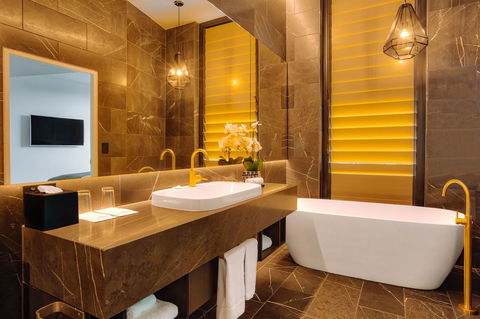 Eatons Hill Hotel - Accommodation NSW 14