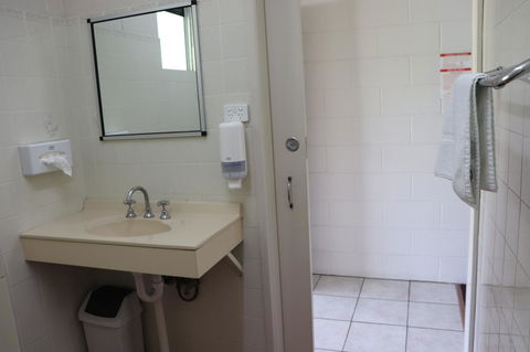 YAL Cairns - A Motel That Makes A Difference - Accommodation NSW 20