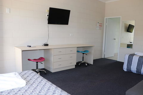 YAL Cairns - A Motel That Makes A Difference - Accommodation NSW 21