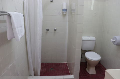 YAL Cairns - A Motel That Makes A Difference - Accommodation NSW 27