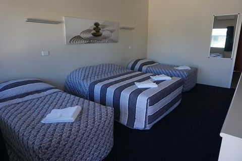 YAL Cairns - A Motel That Makes A Difference - Accommodation NSW 17