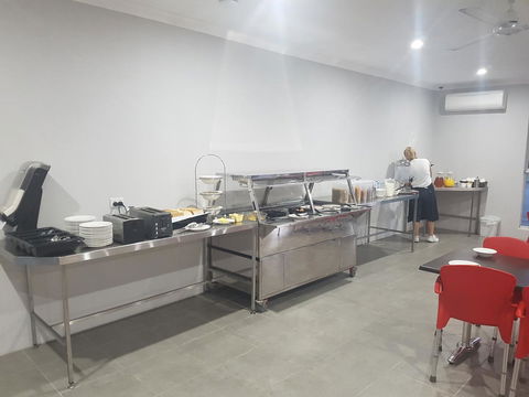 YAL Cairns - A Motel That Makes A Difference - Accommodation NSW 15