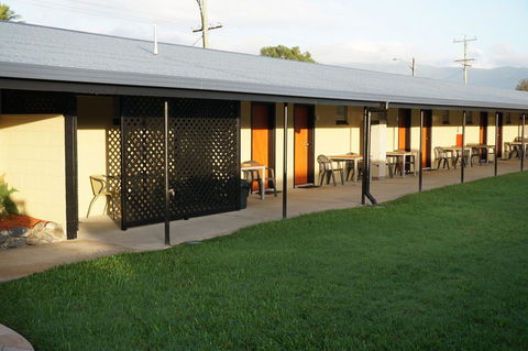 YAL Cairns - A Motel That Makes A Difference - Accommodation NSW 38