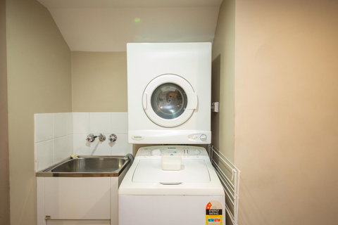 Cosmopolitan Motel & Serviced Apartments - Accommodation NSW 23