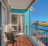 Waters Edge Apartment with Jetty - Accommodation NSW
