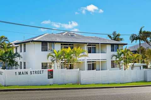 WAVES ON MAIN, 4/1 MAIN STREET - Accommodation NSW 3