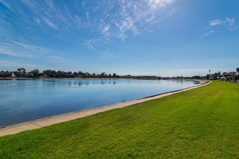 West Lakes Townhouse - Accommodation NSW 3