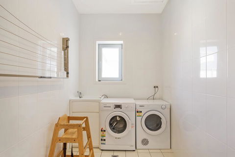 Wharf Apartment Unit 15 - Accommodation NSW 3