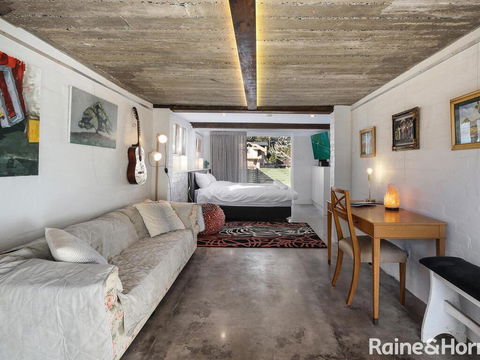 White Beach Studio - 42a Ash Street - Accommodation NSW 0