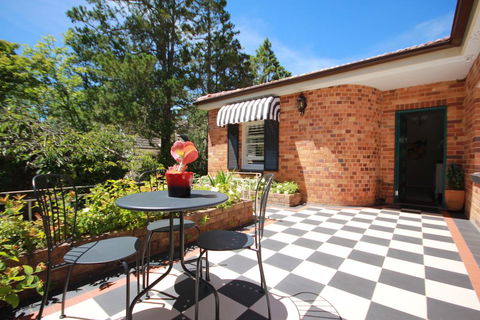 Winston Cottage At Three Sisters - Accommodation NSW 0
