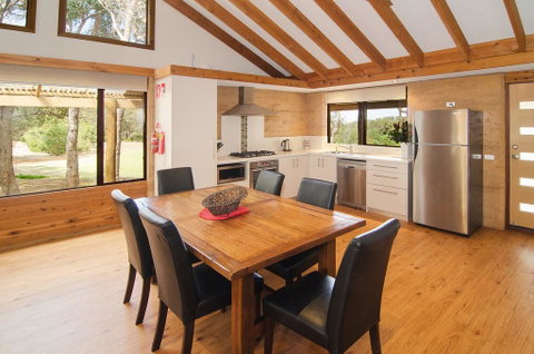 Woodstone Possum Cottage - Accommodation NSW 2