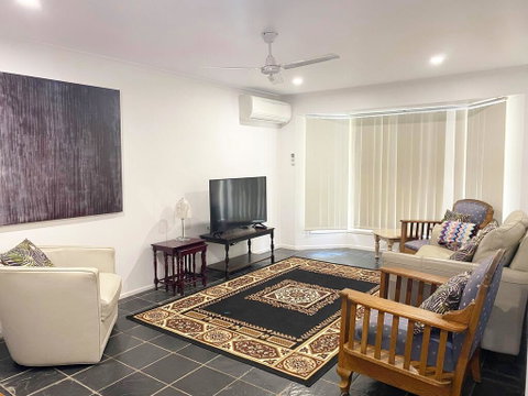 Woorim Secluded Palms Cottage - Accommodation NSW 2