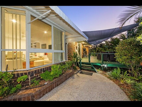 Woorim Secluded Palms Cottage - Accommodation NSW 1