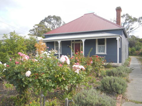Yarram Cottage: Art And Accommodation - Accommodation NSW 0