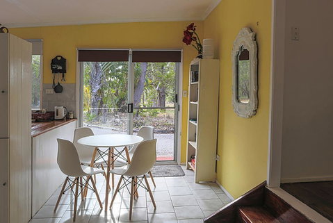 Yellow Cottage - Bush And Beach - Accommodation NSW 2