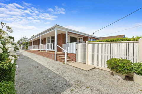 YIN-YANG - MOUNT ELIZA - Accommodation NSW 3