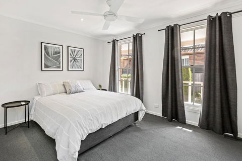 YIN-YANG - MOUNT ELIZA - Accommodation NSW 1