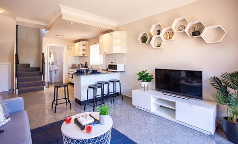 Your Home Here In Sydney - Accommodation NSW 0