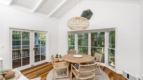 Your Luxury Escape - Bel Ombre - Palm Tree Retreat - Accommodation NSW 2