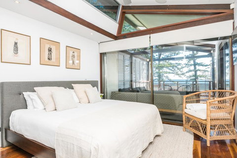 Your Luxury Escape - On The Bay - Stunning Beachfront Apartment - Accommodation NSW 3