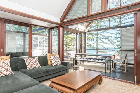 Your Luxury Escape - On The Bay - Stunning Beachfront Apartment - Accommodation NSW 0