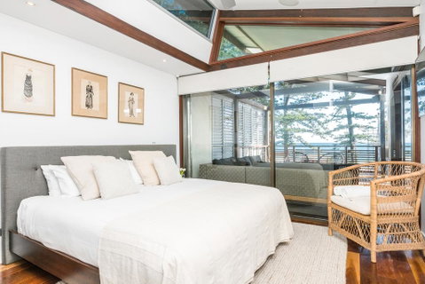 Your Luxury Escape - On The Bay - Stunning Beachfront Apartment - Accommodation NSW 3
