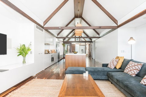 Your Luxury Escape - On The Bay - Stunning Beachfront Apartment - Accommodation NSW 2