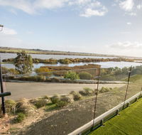 Serenity and sweeping Murray River views - Accommodation NSW