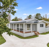 61 Myack Street - Modern 4BR Home in Berridale l WiFi l Aircon - Accommodation NSW