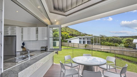 A Beachside Getaway - 8 - Accommodation NSW 4