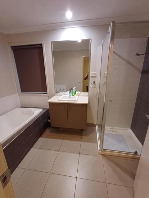 A Beautiful And Spacious Home - Accommodation NSW 4