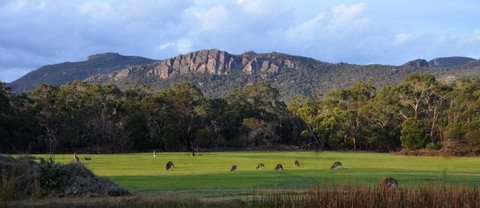 A Boat In The Grampians - Accommodation NSW 0