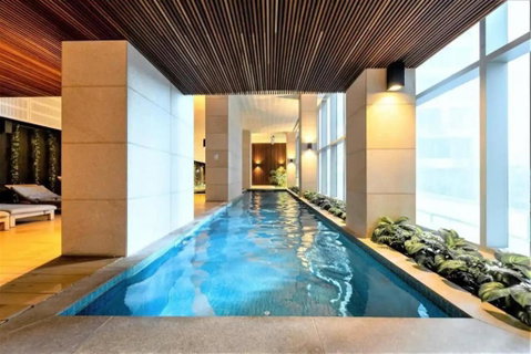 A Chic 2BR Apt Near Southern Cross City Views - Accommodation NSW 2