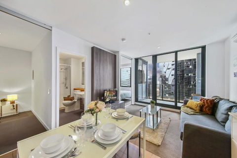 A Chic 2BR Home Near Southern Cross City Views - Accommodation NSW 0