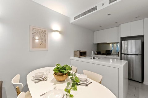 A Chic & Comfy 2BR Apt Near Federation Square - Accommodation NSW 2