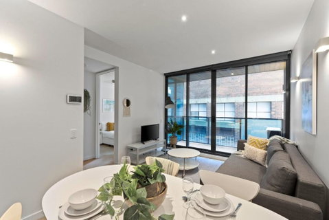 A Chic & Comfy 2BR Apt Near Federation Square - Accommodation NSW 4