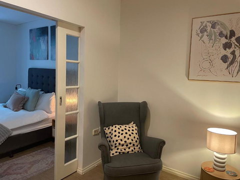 A City Oasis - Full Apartment With Balcony - Accommodation NSW 2