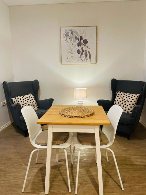 A City Oasis - Full Apartment With Balcony - Accommodation NSW 1