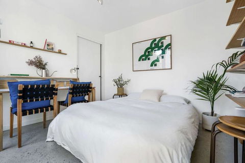 A Designer Terrace House By Edinburgh Gardens - Accommodation NSW 4