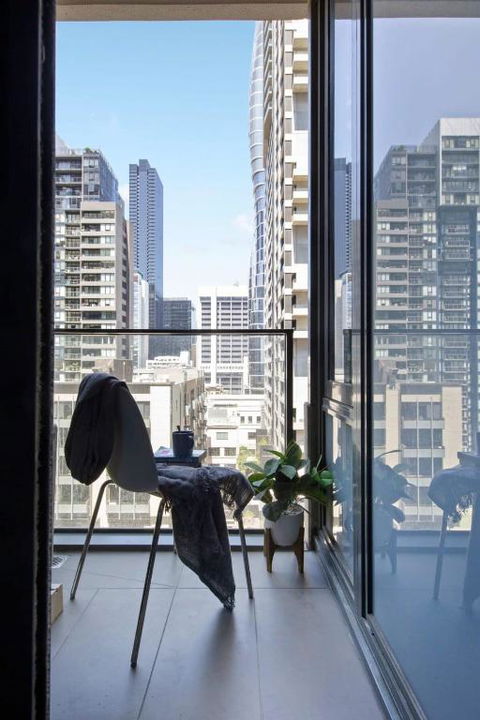 A Modern Studio Right Next To Southern Cross - Accommodation NSW 4