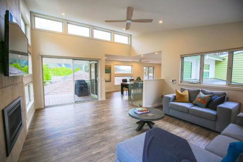 A Pear Tree Loft - Accommodation NSW 4