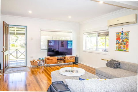 A Wave From It All - Accommodation NSW 4