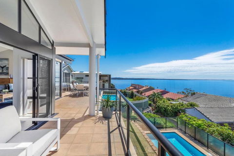 Above And Beyond - Beautiful Home With Heated Pool And Views - Accommodation NSW 1