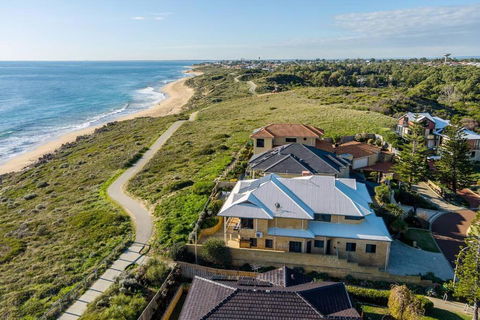 Absolute Oceanfront Escape - Accommodation NSW 0