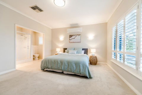 Absolute Oceanfront Escape - Accommodation NSW 4