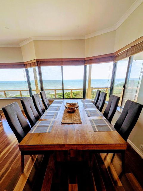 Absolute Oceanfront Escape - Accommodation NSW 2