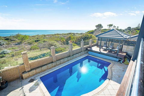 Absolute Oceanfront Retreat - Accommodation NSW 1