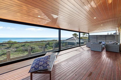 Absolute Oceanfront Retreat - Accommodation NSW 3